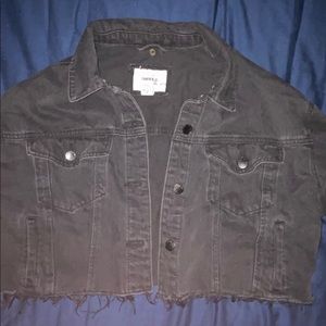 Forever 21 Black cropped jean jacket